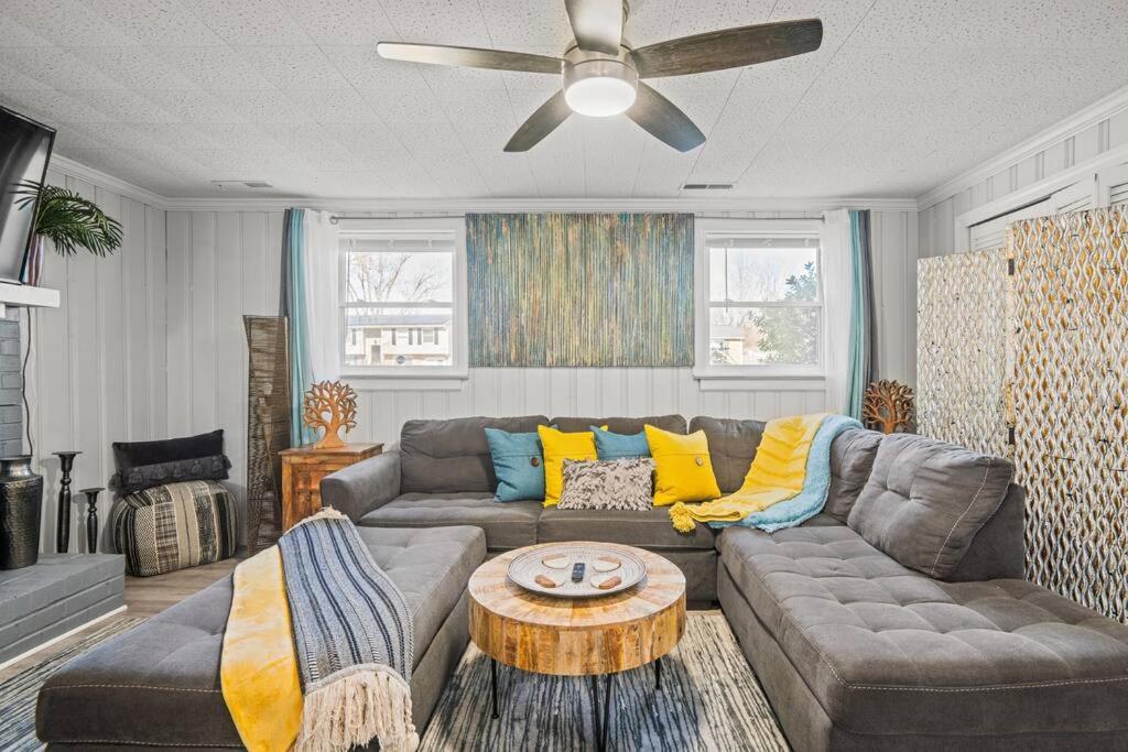 Stylish Haven 11 Minutes From The Richmond Airport Villa Exterior photo