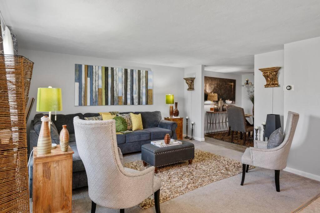 Stylish Haven 11 Minutes From The Richmond Airport Villa Exterior photo