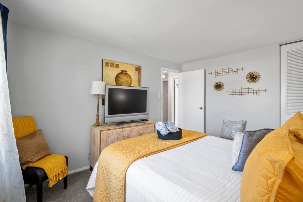 Stylish Haven 11 Minutes From The Richmond Airport Villa Exterior photo