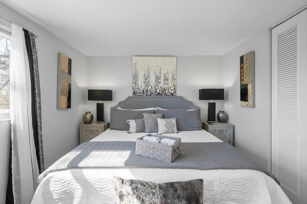 Stylish Haven 11 Minutes From The Richmond Airport Villa Exterior photo