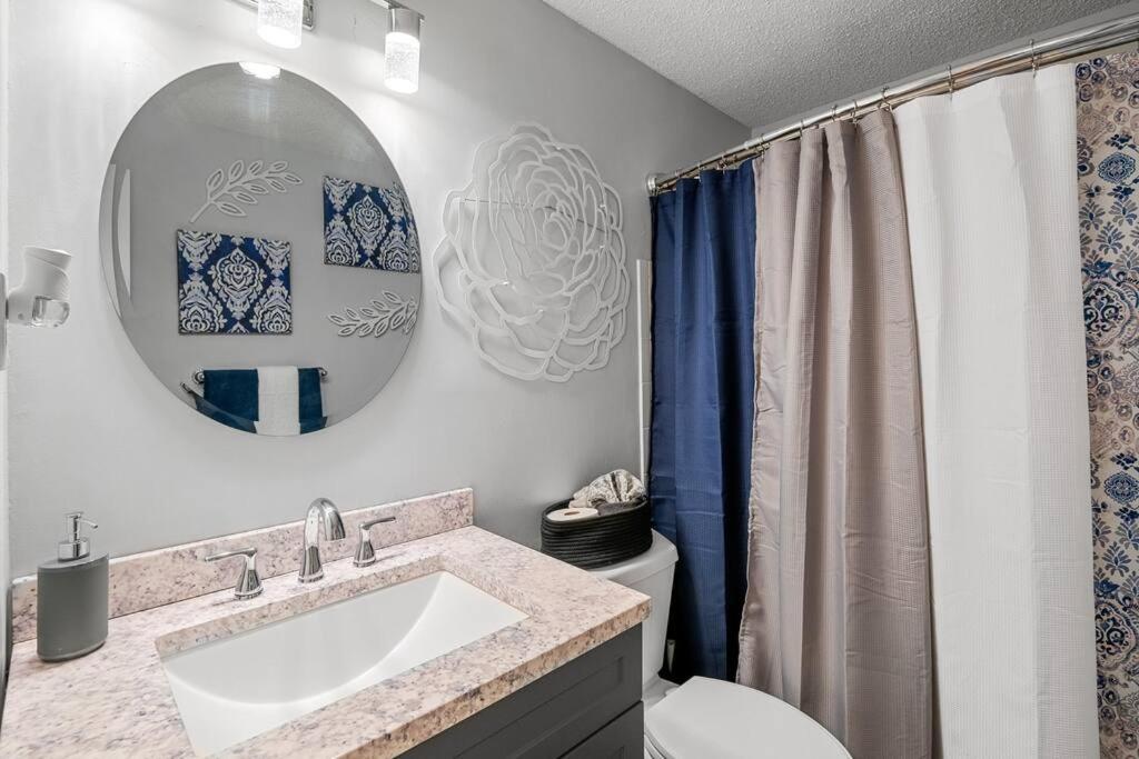 Stylish Haven 11 Minutes From The Richmond Airport Villa Exterior photo