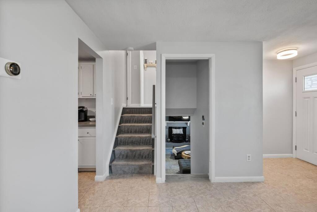 Stylish Haven 11 Minutes From The Richmond Airport Villa Exterior photo