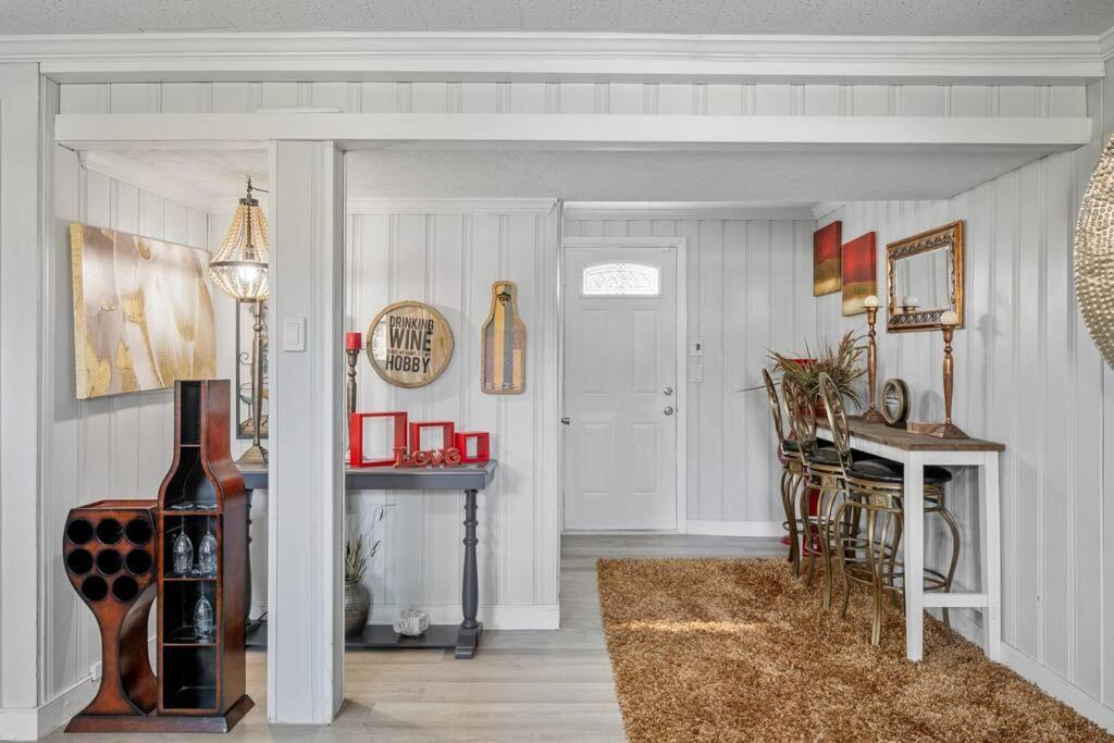 Stylish Haven 11 Minutes From The Richmond Airport Villa Exterior photo