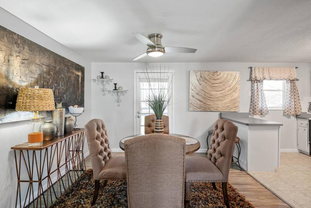 Stylish Haven 11 Minutes From The Richmond Airport Villa Exterior photo