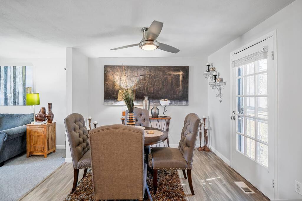 Stylish Haven 11 Minutes From The Richmond Airport Villa Exterior photo