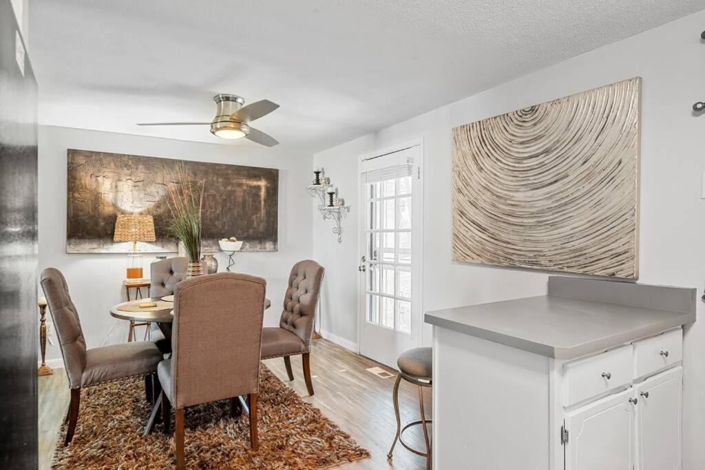 Stylish Haven 11 Minutes From The Richmond Airport Villa Exterior photo